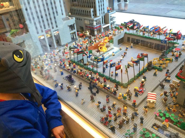 BEST THINGS TO DO AT LEGO STORE NYC ROCKEFELLER CENTER